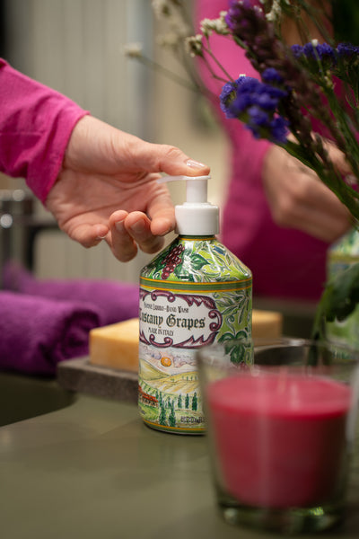 <b>Liquid Hand Soap 500 mL</b></br><i>Tuscany grapes range</i>